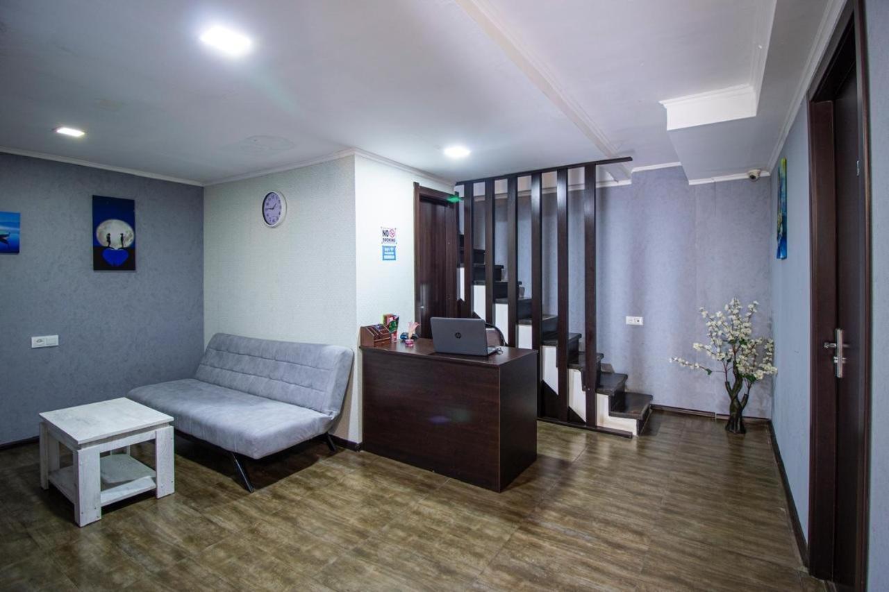 Hotelharmony Tbilisi Buitenkant foto